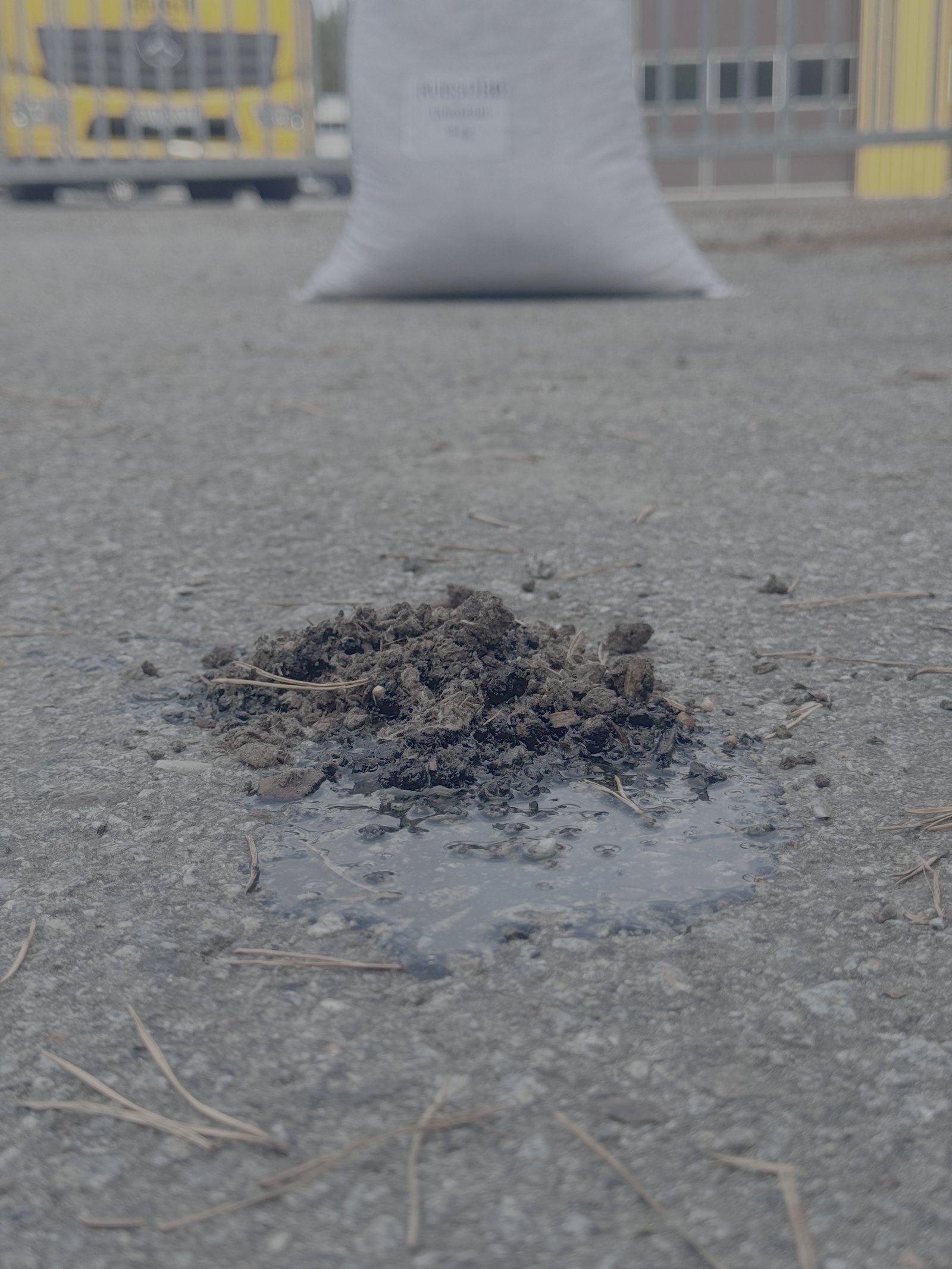 Granulat som absorberat olja